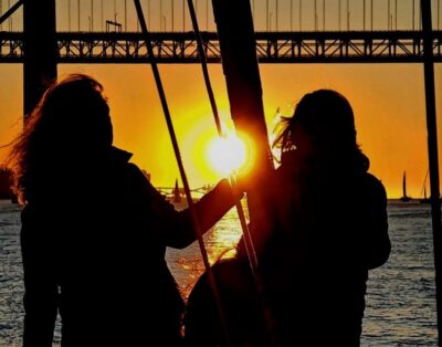 Lisbon: Scenic Day & Sunset Boat Tour with a Drink - Meeting HYPAFAMILY at Doca de Alcântara: what your first minutes feel like