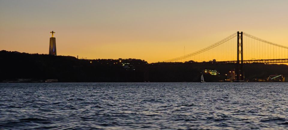 Lisbon: Scenic Day & Sunset Boat Tour with a Drink - Belém at sunset: Tower of Belém and the Monument of the Discoveries