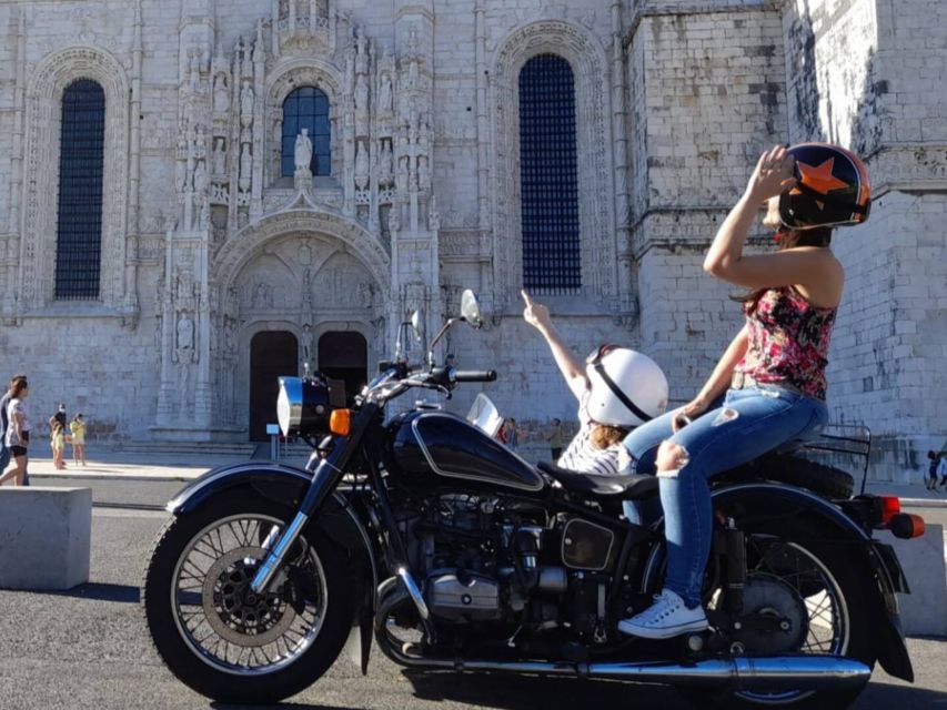 Lisbon: Sidecar Tour - Choosing your seat: sidecar comfort vs motorbike excitement