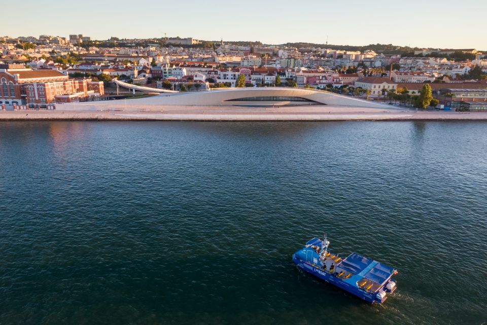 Lisbon: Sightseeing Boat Tour with Hop-On Hop-Off Option - Where you board the boat (and what to look for)