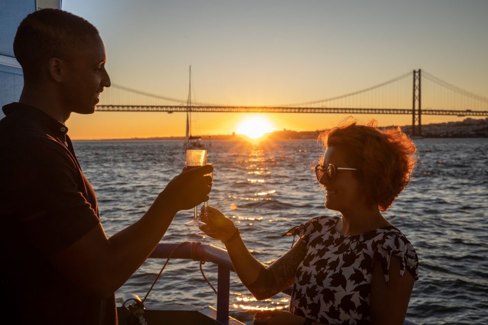 Lisbon: Sightseeing Boat Tour with Hop-On Hop-Off Option - Timing and frequency: low season vs high season sailing
