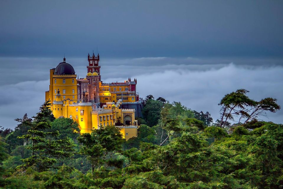 Lisbon, Sintra and Cascais: Full-Day Private Tour - Traditional Portuguese lunch: the pause that keeps the day enjoyable