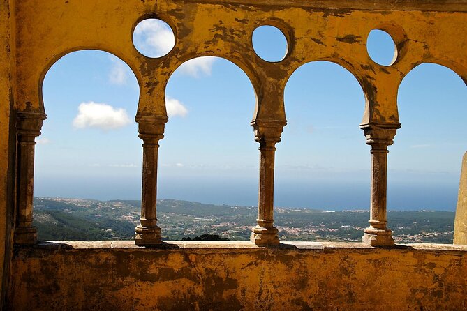 Lisbon: Sintra Half-Day Guided Tour with Pena Palace Tickets - Meeting Point at Hard Rock Cafe and How to Link Up