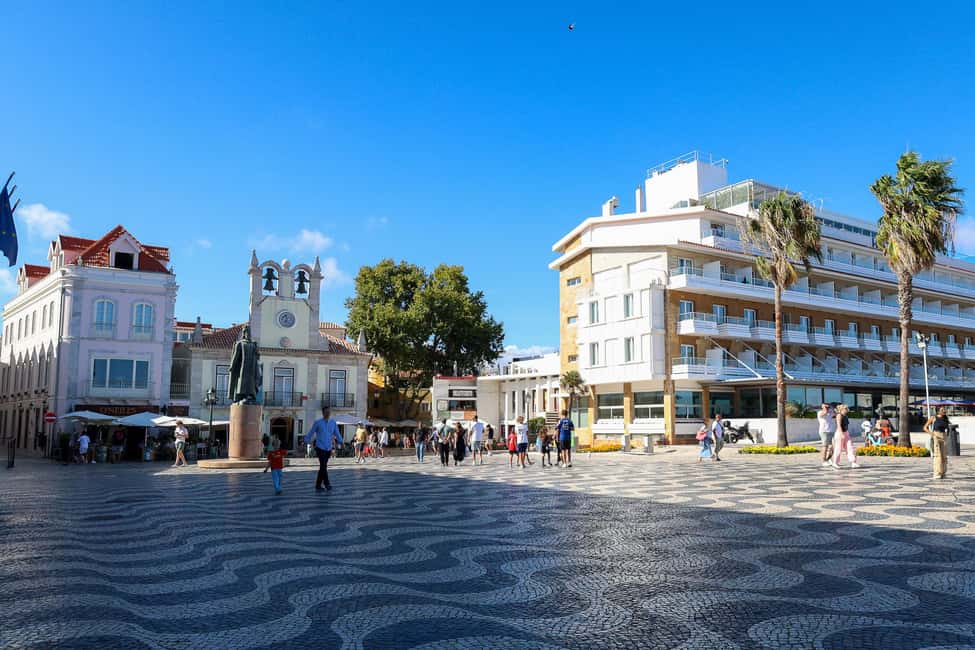 Lisbon: Sintra, Pena Palace & Wine Tasting Small-Group Tour - Cascais Free Time: A Seaside Reset Before Lisbon