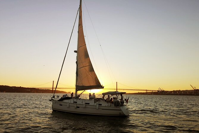 Lisbon Small Group 2h Sunset Sailing- Live Commentary & a Drink - Skipper commentary: the difference between seeing and understanding