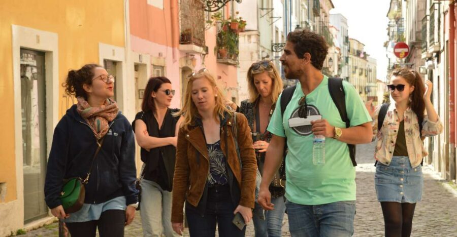 Lisbon: Starter Walking Tour to the highlights in German - Getting Your Bearings in Lisbon: Rossio Square to Baixa