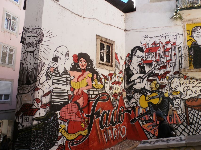 Lisbon: Street Art and Historical Walking Tour - Graça and Mouraria: where street art and city life connect