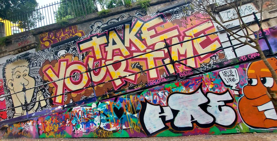 Lisbon Street Art Lovers Walk - Street art you can actually read in Lisbon’s neighborhoods