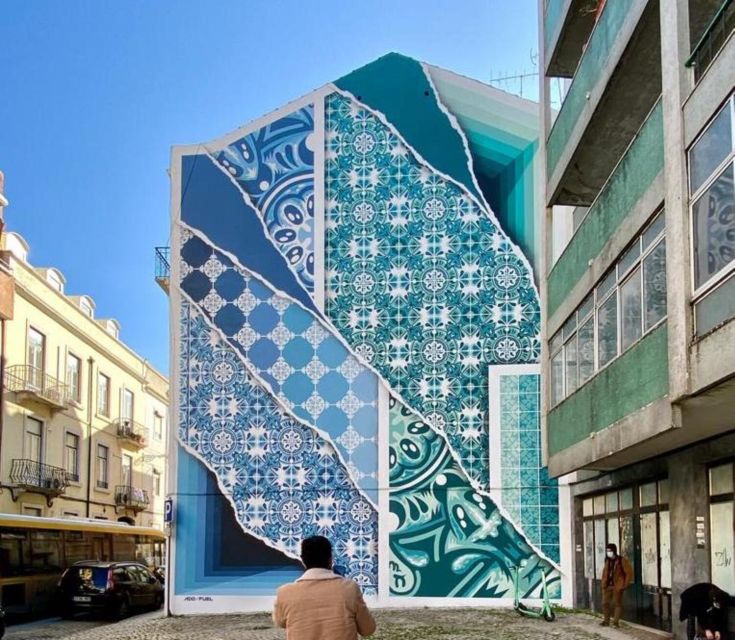 Lisbon: Street Art Walk - Caracol da Graça and the Fresh Paint Moment