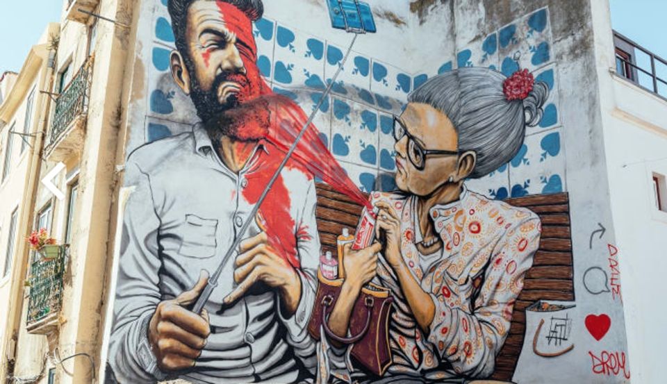 Lisbon: Street Art Walk - Lisbon “Bearings” in 3 Hours: The Alfama Overview That Helps