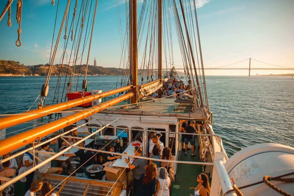 Lisbon: Sunset Boat Party Cruise with Music & Drinks - What you see from the Tagus at sunset (Belém to Cais do Sodré)