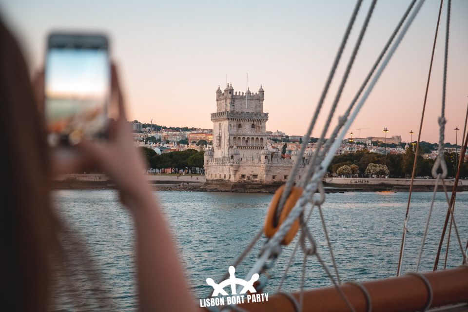 Lisbon: Sunset Boat Party with 2 Drinks and Free Club Entry - Sailing Lisbon at sunset: what you’ll see from the Tagus