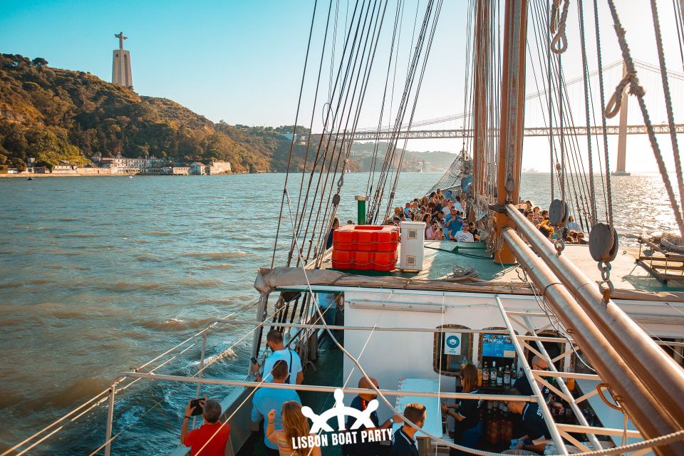 Lisbon: Sunset Boat Party with 2 Drinks and Free Club Entry - The included club entry: how to plan the rest of your night