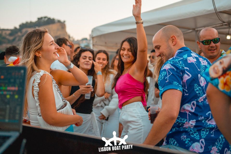 Lisbon: Sunset Boat Party with 2 Drinks and Free Club Entry - How long is 4 hours, really?