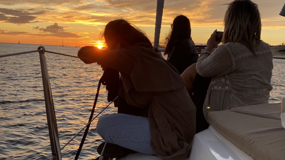 Lisbon: Sunset Cruise with Drinks - Christ the King (Cristo Rei) and the sunset return leg