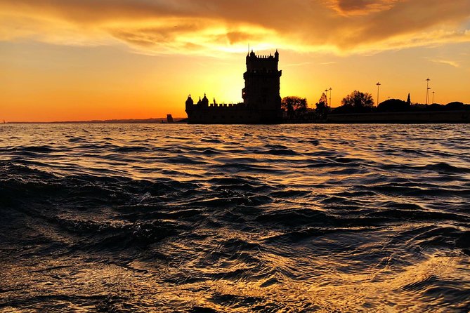 Lisbon: Sunset Cruise With Drinks on Spacious Yacht - The Tagus Cruise Route: Santa Engracia to Praça do Comércio