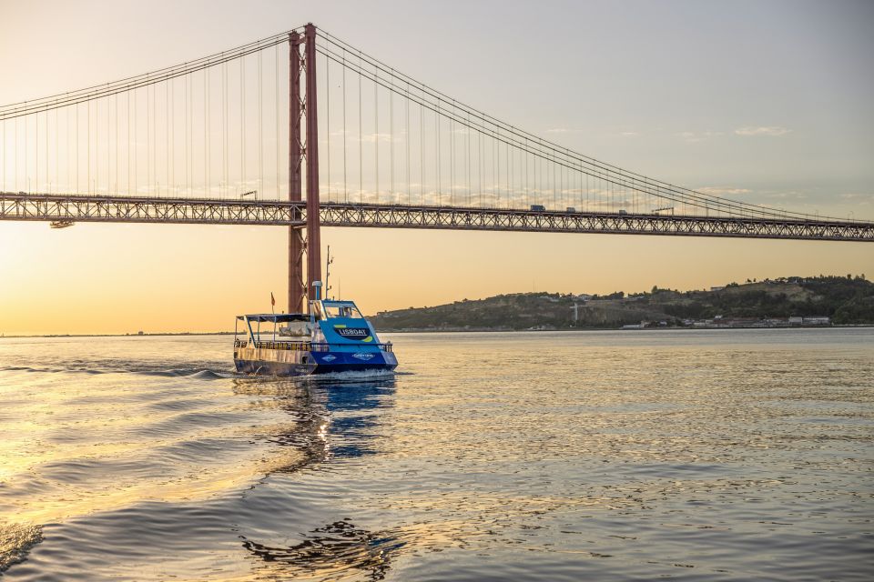 Lisbon: Sunset Cruise with Live DJ and Drinks - From Cais da Ribeira das Naus, Lisbon turns on the lights
