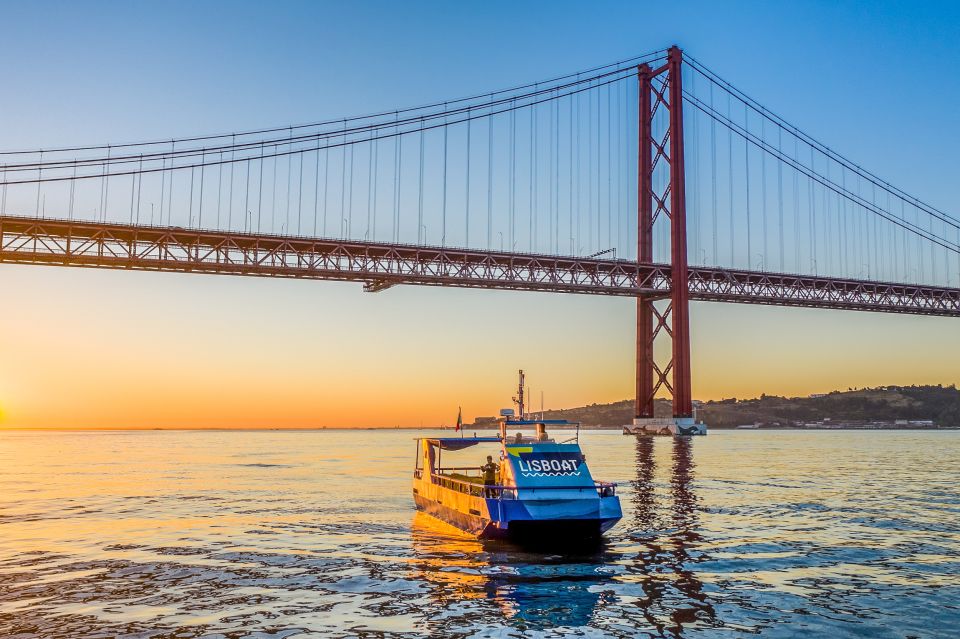 Lisbon: Sunset Cruise with Live DJ and Drinks - Cristo Rei and Cacilhas: the return ride feels like part of the show