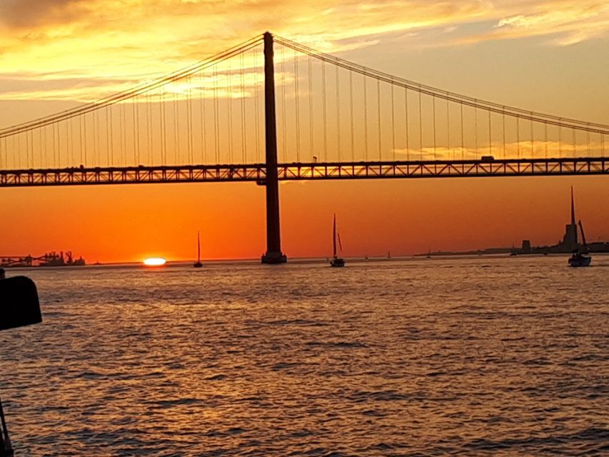 Lisbon: Sunset SpeedBoat Tour - The Moscatel Sunset Stop: The Moment You Actually Wait For