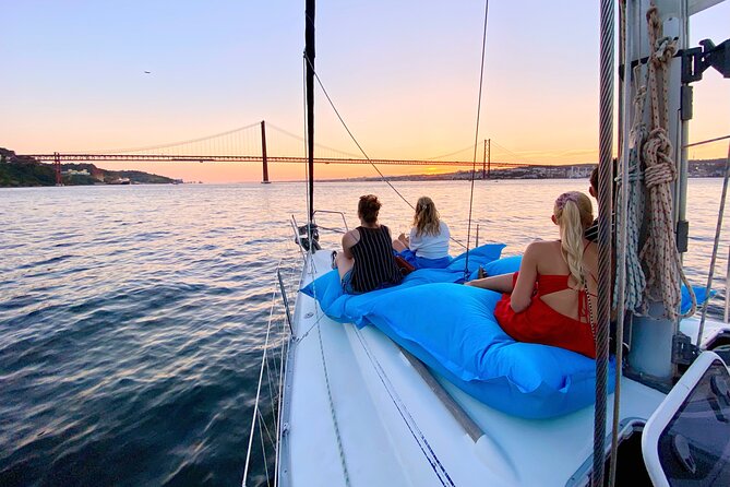 Lisbon: Sunset Tagus River Sailing Tour with Drinks - Getting to Doca de Alcântara: Where You Meet and How It Feels