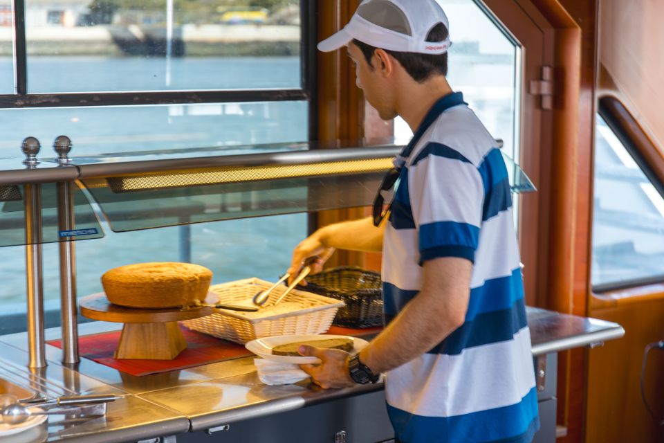 Lisbon: Tagus River Cruise With Brunch - Brunch on a Boat: What’s Included and How to Not Get Burned