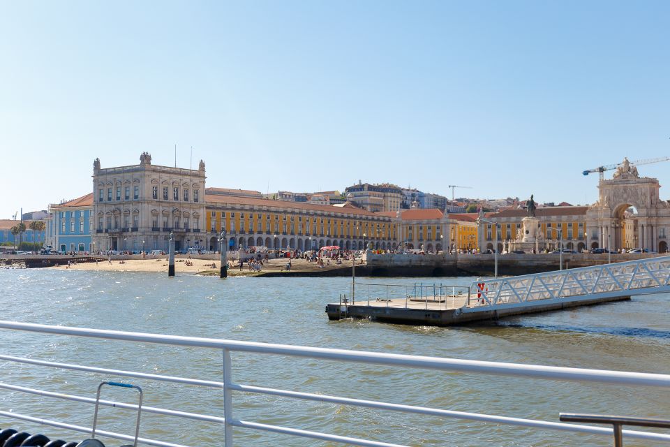 Lisbon: Tagus River Cruise With Brunch - What the Route Feels Like: A Simple, Short Itinerary