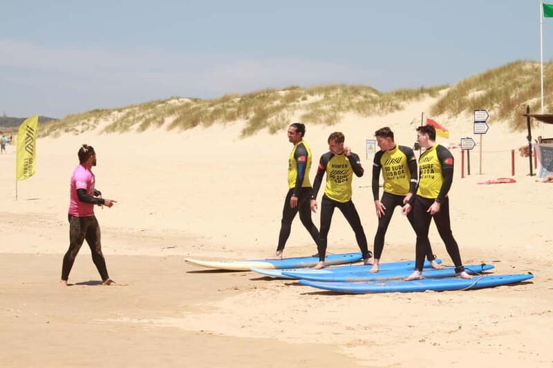 Lisbon: The Surf Instructor - surf lessons with transfer - Praia do Castelo: why this beach works for beginners