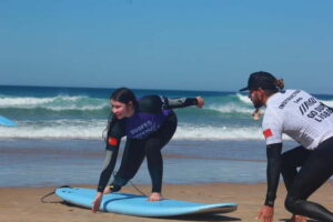 Lisbon: The Surf Instructor - surf lessons with transfer - Lisbon pick-up to the surf beach: the transfer is part of the deal