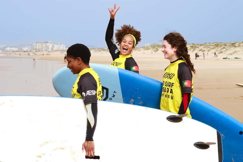 Lisbon: The Surf Instructor - surf lessons with transfer - The lesson structure: quick sand tips, then into the water