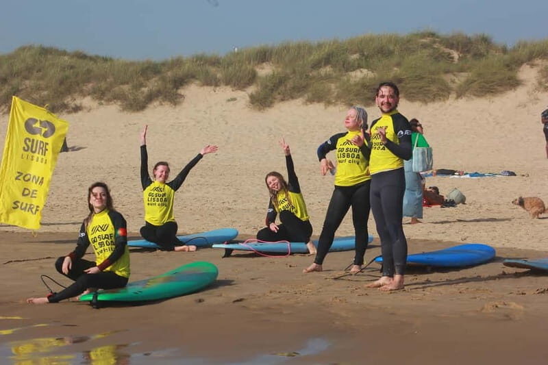 Lisbon: The Surf Instructor - surf lessons with transfer - 2 hours of surfing: how the coaching makes a difference