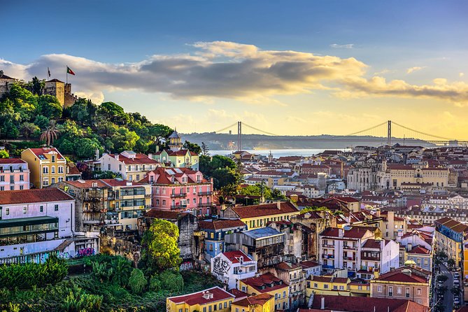 Lisbon to Porto Up to 4 Stops: Obidos, Nazare, Fatima and Aveiro - The Lisbon-to-Óbidos start: hotel pickup and a car that keeps it easy