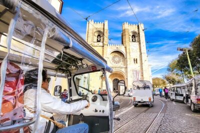 Lisbon tour Oldtown & Viewpoints on a tuktuk - Where pickup works in real life