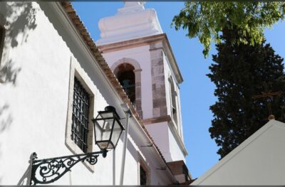 Lisbon: Tower of Saint George’s Castle Church Ticket & Drink - Finding the Entrance: Look for Torre da Igreja