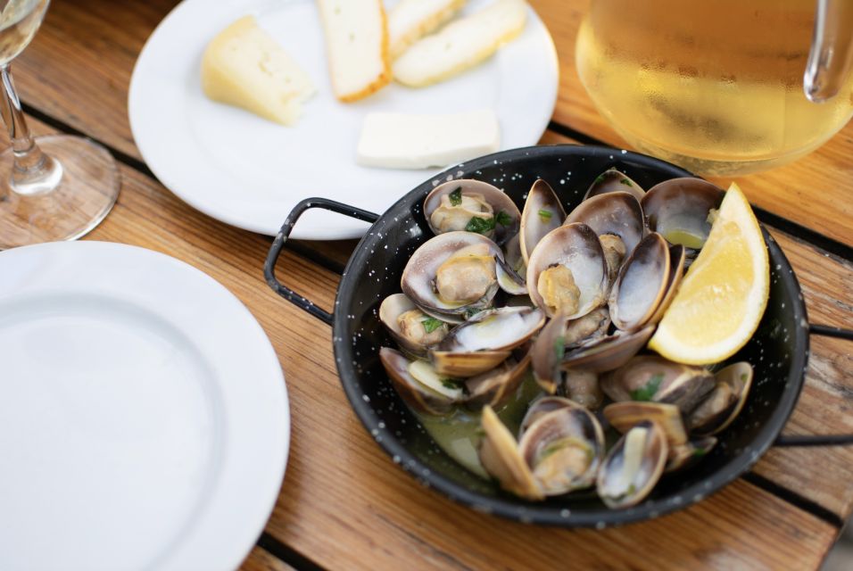 Lisbon Traditional Portuguese Food and Sightseeing Tour - Wine tasting stop 3: included drinks, so you can plan around them