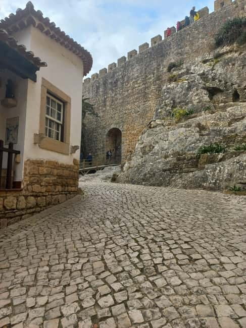 Lisbon: Transfer to Porto with Obidos and Nazare - Turning a transfer into a sightseeing day