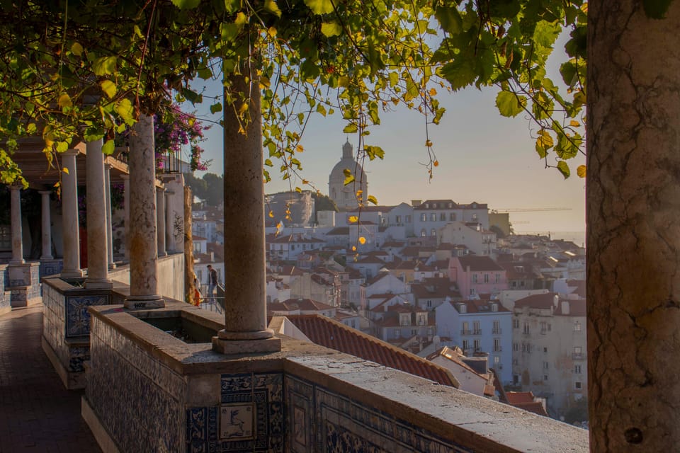 Lisbon: Tuk-Tuk Tour in French or German w/True Local Guide - True Local guide power: what changes when you’re not just riding