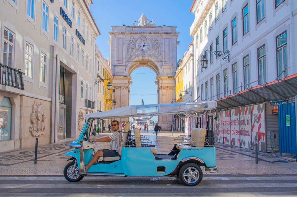 Lisbon: Tuk-Tuk Tour in French or German w/True Local Guide - 2 hours in Alfama and Mouraria: cathedrals, monasteries, and viewpoints
