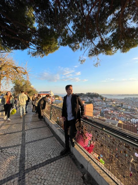 Lisbon: Tuk Tuk with hotel pick up and the best of old city - Lisbon Cathedral and the Roman Theater: history you can actually fit in