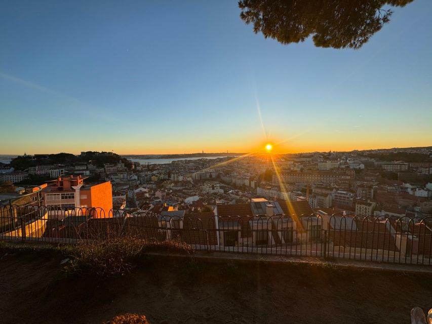 Lisbon: Tuk Tuk with hotel pick up and the best of old city - Senhora do Monte viewpoints: the best effort-to-view ratio on your schedule