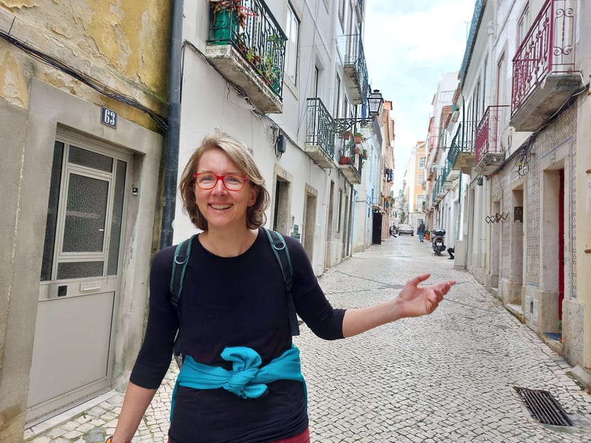 Lisbon: Walking Tour in the Center (Max 12 Participants) - Alfama and the Tagus: Miradouro Moments, Tiles, and the Walk to Praça do Comércio