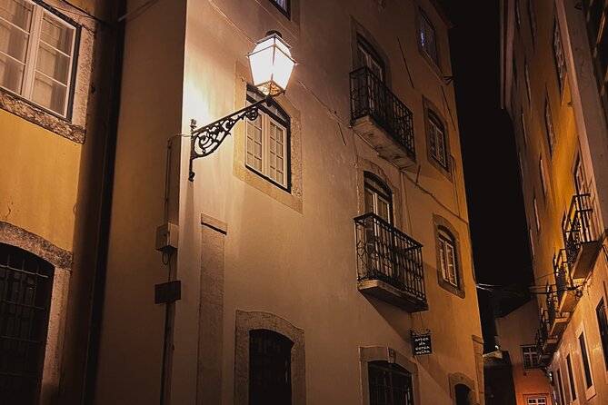 Lisbon Walking Tour The Dark Unholy Secrets - Is the dark theme for you?