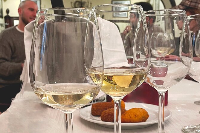 Lisbon's authentic Food and Wine tour with a Winemaker - The food-and-wine mix: six wines and 11 petiscos, with real variety
