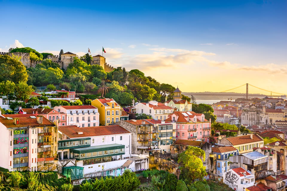 Lisbon's historic old town in a tuk-tuk in German - Santa Luzia and Portas do Sol: viewpoint stops that turn walking into photos