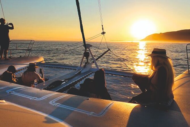 LUXURY Catamaran Sunset and Wine cruise - Meeting at Alcântara: where you start and how to arrive without stress