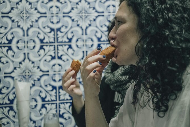 LX Food Stories: One Bite, One Story at a Time - Lisbon Food Tour - Finish Sweet: Pastel de Nata, Lisbon’s Classic Custard Tart
