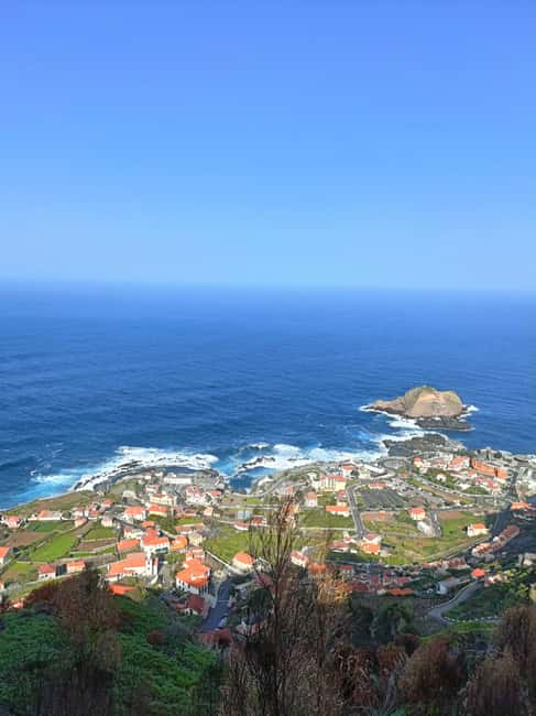 Madeira: 4WD Tour & Skywalk to Seixal, Porto Moniz & Fanal - Cabo Girão at 589 m: the skywalk and the first big wow