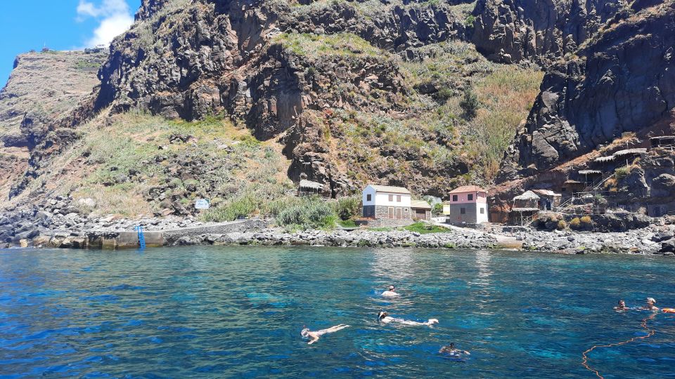 Madeira: Boat Trip with Lunch, Drinks, and Hotel Transfer - Drinks on the Water: Cold Refreshments and Free-Flowing Options
