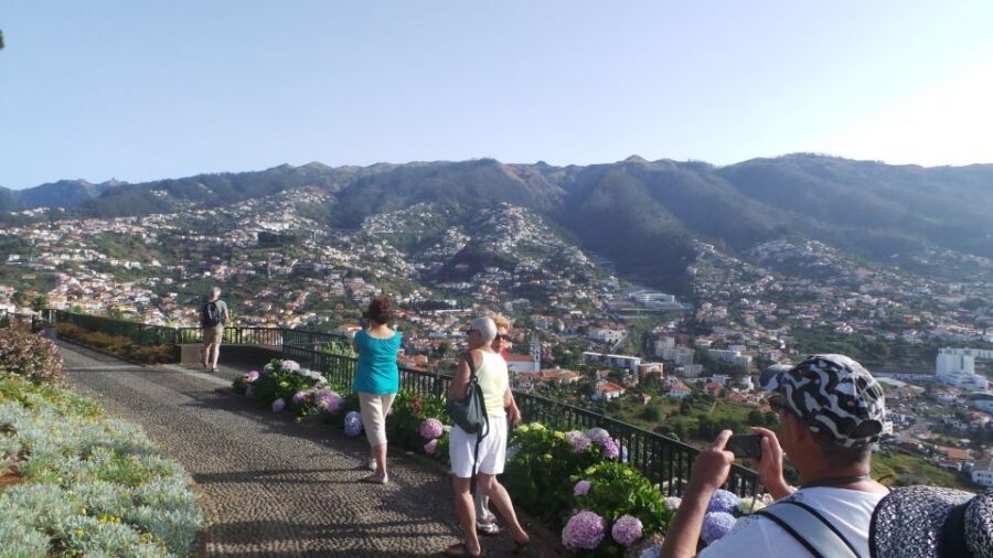 Madeira: Cabo Girao, Jeep Tour Adventure and Wine Tasting - Câmara de Lobos: Ending in a Real Fishing Village