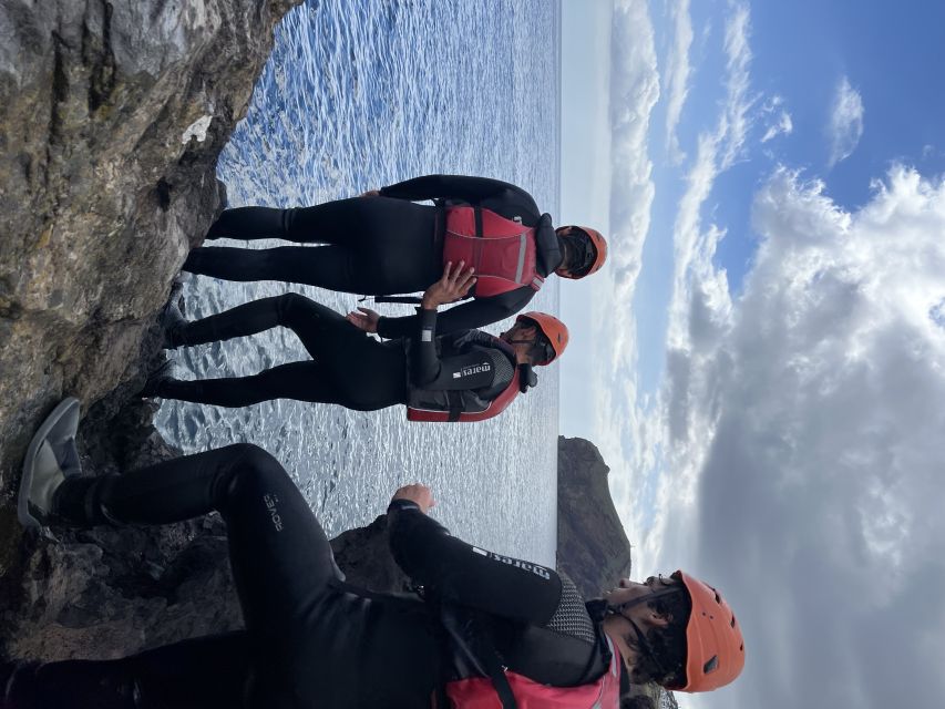 Madeira Coasteering and Cliff Jumping Thrill & Adventure - Your 2-Hour Flow: From Lokoloko Gear-Up to Hot Showers
