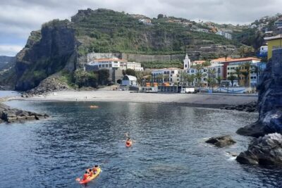 Madeira: Experiência 4WD Skywalk para Seixal Porto Moniz, Fanal - Seixal black-sand sea spouts and Ilhéus da Ribeira da Janela in one coastal run